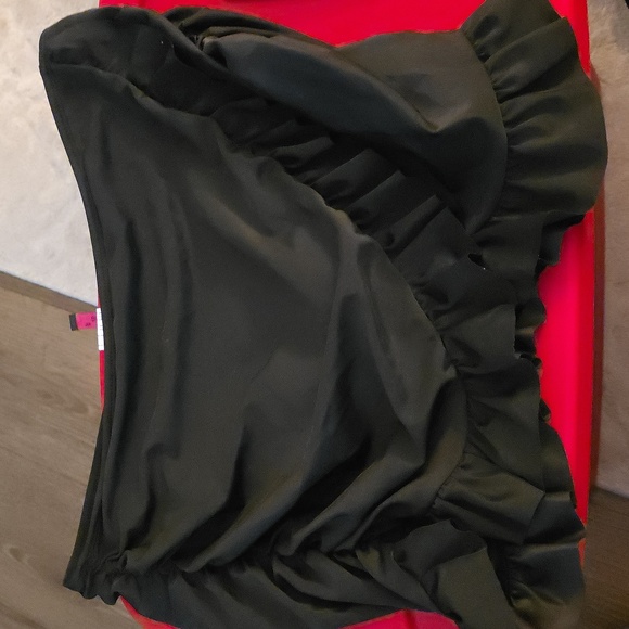 (J29) Black Ruffled Swim Skirt Bottom Sz XXL - Picture 1 of 3